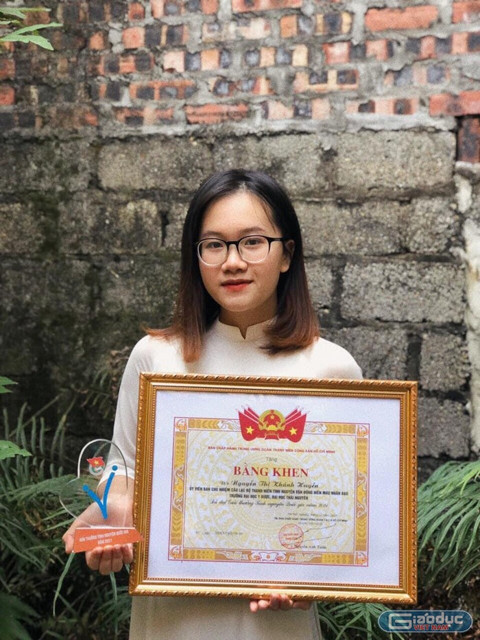 Nguyễn Thị Khánh Huyền là người nhỏ tuổi nhất đạt Giải thưởng Tình nguyện Quốc gia năm 2021.
