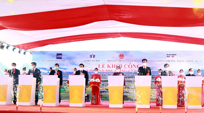Lễ khởi công Dự án kết nối giao thông các tỉnh miền núi phía Bắc. Ảnh: VGP/Hải Minh