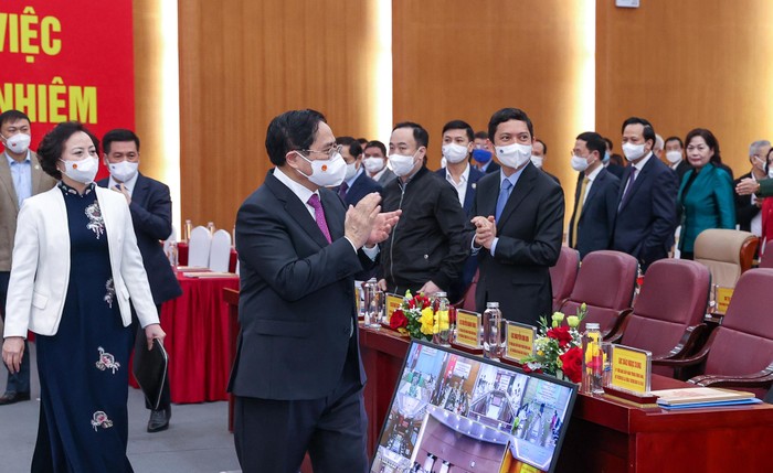 Thủ tướng Chính phủ Phạm Minh Chính tới dự Hội nghị triển khai nhiệm vụ năm 2022 của ngành nội vụ. Ảnh: VGP/Nhật Bắc