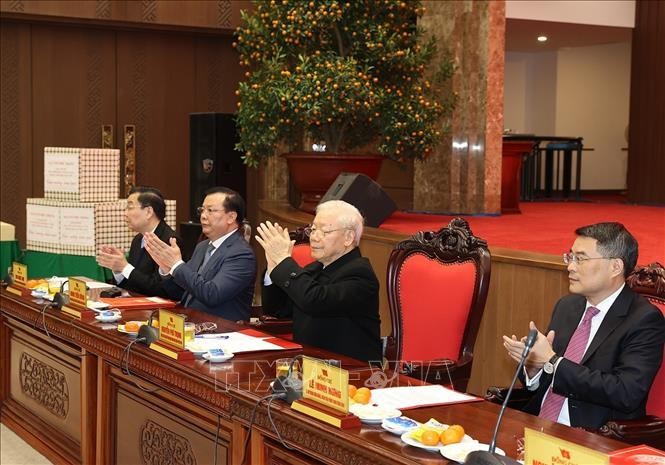 Tổng Bí thư Nguyễn Phú Trọng đến thăm và chúc Tết Đảng bộ, chính quyền và nhân dân Thủ đô Hà Nội. Ảnh: Trí Dũng/TTXVN