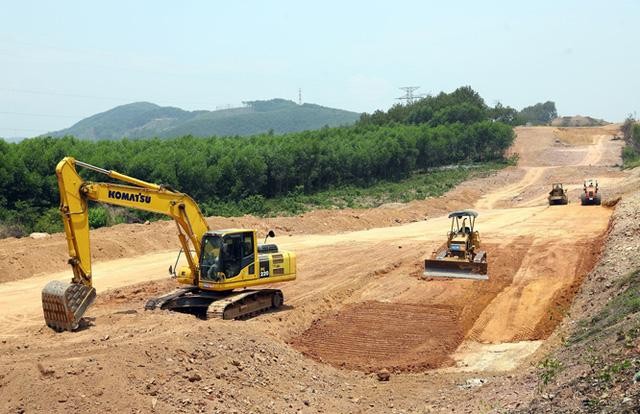 Đảm bảo tiến độ cơ bản hoàn thành Dự án xây dựng công trình đường bộ cao tốc Bắc - Nam phía Đông năm 2025 và đưa vào khai thác, vận hành từ năm 2026. (Ảnh: Baochinhphu.vn)