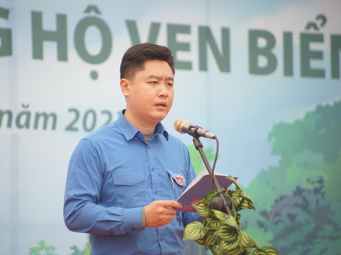 Ông Lê Văn Lương - Ủy viên Ban Chấp hành Trung ương Đoàn, Bí thư Tỉnh đoàn Nghệ An phát biểu tại Lễ phát động trồng cây