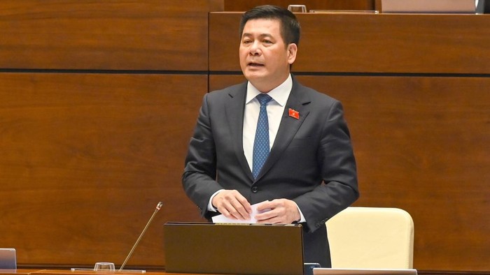 Bộ trưởng Nguyễn Hồng Diên trả lời chất vấn của đại biểu Quốc hội