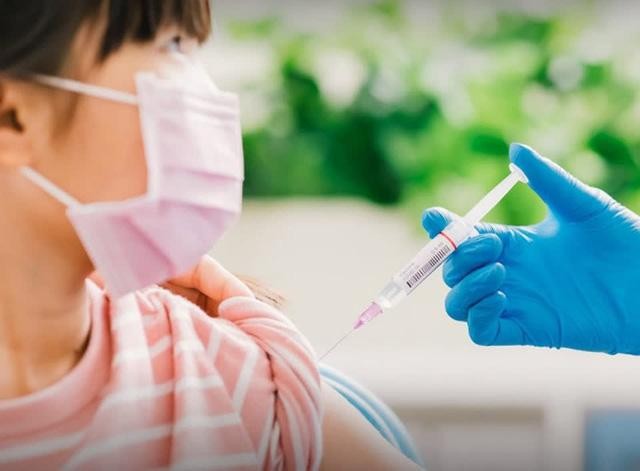 Bộ Y tế yêu cầu các địa phương xây dựng kế hoạch, chuẩn bị đủ điều kiện tiêm chủng để có thể triển khai tiêm vaccine phòng COVID-19 cho trẻ từ 5 đến dưới 12 tuổi ngay khi được phân bổ vaccine