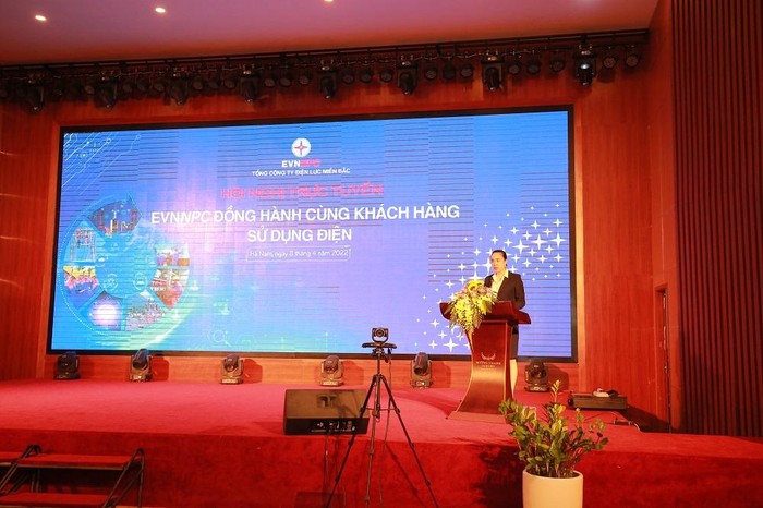 Bà Đỗ Nguyệt Ánh - Chủ tịch Hội đồng thành viên EVNNPC phát biểu tại Hội nghị