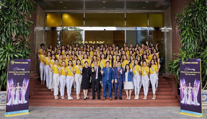 Top 71 Hoa hậu Hoàn vũ Việt Nam 2022 tham quan trải nghiệm tại Nam A Bank