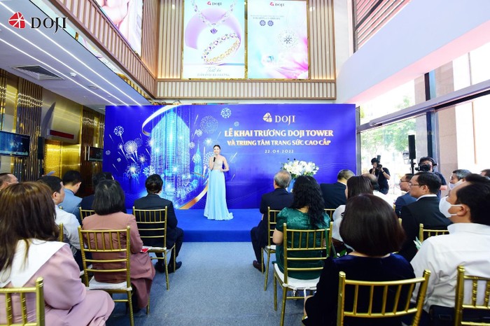 Buổi lễ khai trương diễn ra trang trọng, đánh dấu bước tiến quan trọng của DOJI tại thị trường Thành phố Hồ Chí Minh.