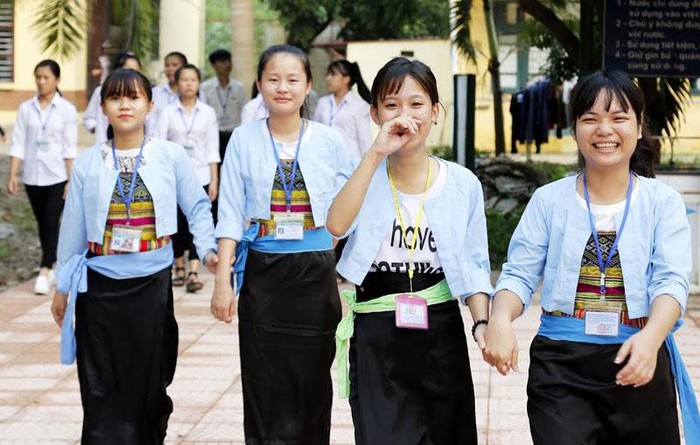 Các em học sinh Trường Dân tộc nội trú huyện Ba Vì (Hà Nội) trong trang phục truyền thống của dân tộc Mường. Ảnh minh họa: Baodantoc.vn