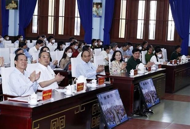 Chủ tịch nước Nguyễn Xuân Phúc dự hội nghị tiếp xúc cử tri. (Ảnh: Thống Nhất/TTXVN)