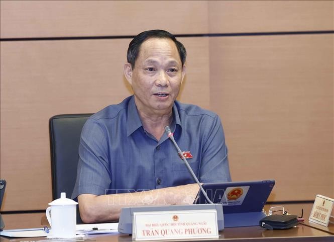 Phó Chủ tịch Quốc hội Trần Quang Phương, đại biểu Quốc hội tỉnh Quảng Ngãi phát biểu. Ảnh: Doãn Tấn/TTXVN