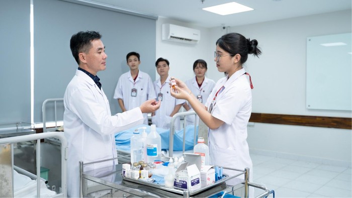 Theo dự đoán, Việt Nam sẽ thiếu hụt nhân sự ngành điều dưỡng để đảm bảo đáp ứng tốt cho nhu cầu chăm sóc y tế trong thời gian tới.