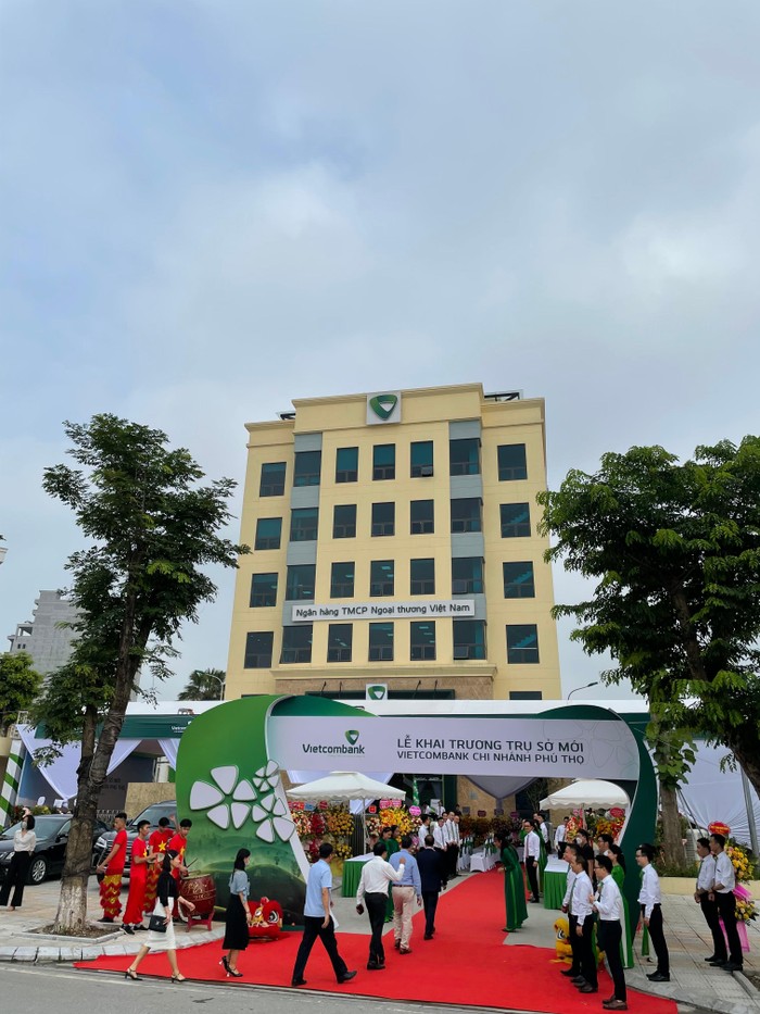 Trụ sở hoạt động mới của Vietcombank Phú Thọ trong ngày khánh thành