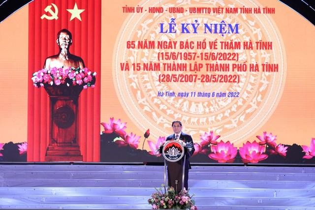 Thủ tướng: Từ một tỉnh thuần nông, sau hơn 35 năm thực hiện đường lối đổi mới và hơn 30 năm tái lập tỉnh, Hà Tĩnh đã chuyển mình mạnh mẽ - Ảnh: VGP/Nhật Bắc