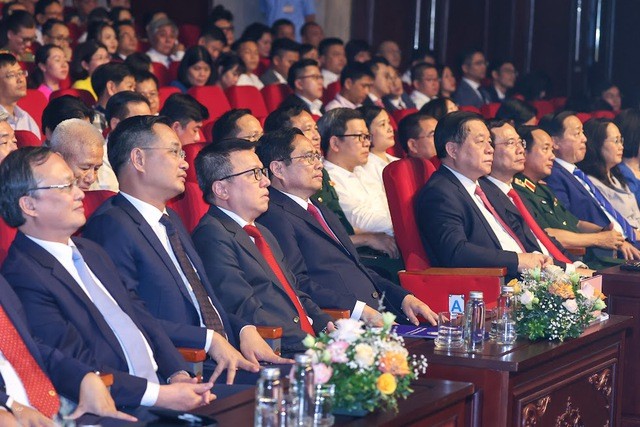 Các đại biểu tham dự lễ trao Giải Báo chí quốc gia lần thứ XVI, năm 2021 - Ảnh: VGP/Nhật Bắc