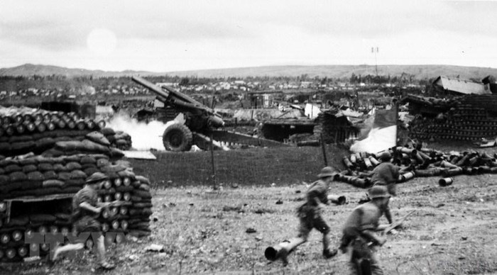 Quân giải phóng xung phong đánh chiếm căn cứ Mai Lộc (4/1972). (Ảnh: Dương Đình Giác/TTXVN)