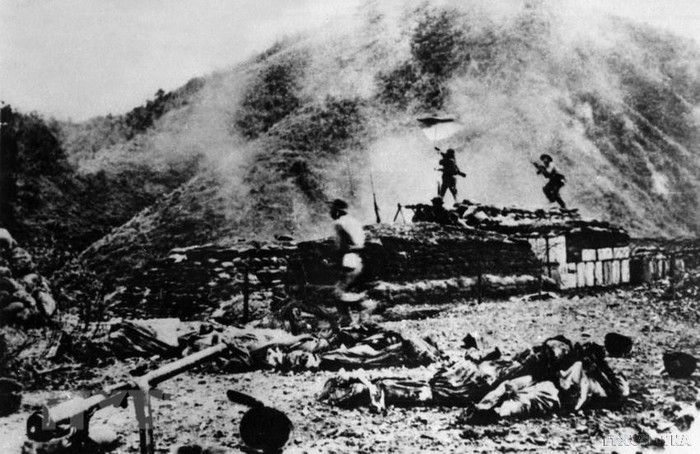 Quân giải phóng tiêu diệt căn cứ Đầu Mầu, ngày 31/3/1972. (Ảnh: Đoàn Công Tính/TTXVN phát)