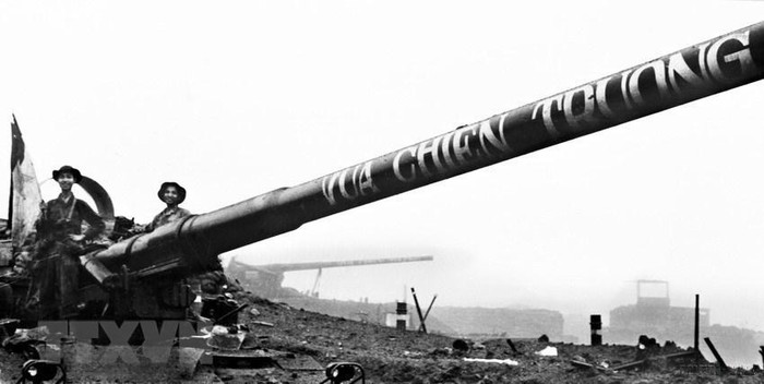 Đánh chiếm căn cứ pháo binh địch ở Tân Lâm, ngày 02/4/1972. (Ảnh: Đoàn Công Tính/TTXVN phát)