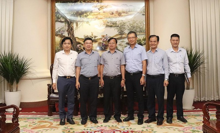 Lãnh đạo Uỷ ban nhân dân tỉnh Đồng Nai cùng lãnh đạo EVNNPT