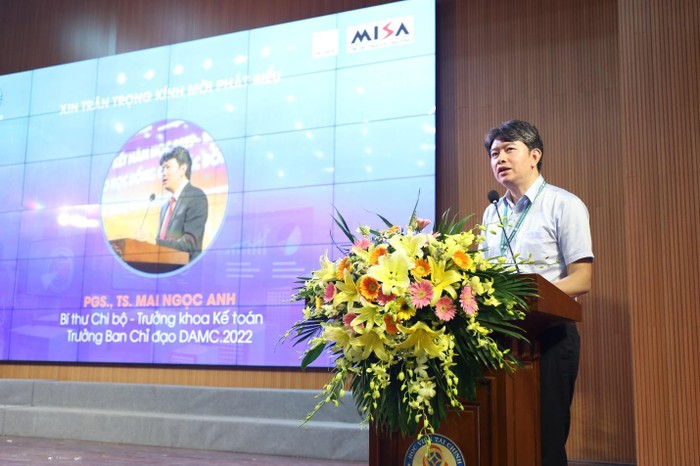Phó giáo sư - Tiến sĩ Mai Ngọc Anh - Trưởng khoa Kế toán, Học viện Tài chính phát biểu khai mạc chương trình