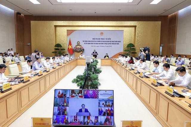 Đây là hội nghị đầu tiên Thủ tướng Chính phủ tham dự, trực tiếp chỉ đạo các Đại sứ, Trưởng Cơ quan đại diện Việt Nam ở nước ngoài về công tác ngoại giao kinh tế - Ảnh: VGP/Nhật Bắc