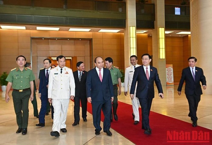 Chủ tịch nước Nguyễn Xuân Phúc, Chủ tịch Quốc hội Vương Đình Huệ cùng các đại biểu dự lễ kỷ niệm.