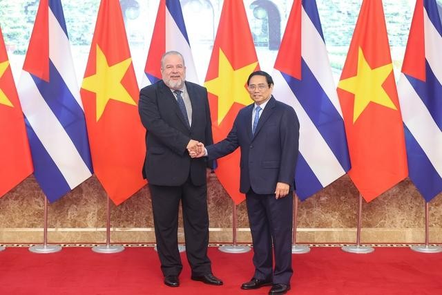 Chuyến thăm hữu nghị chính thức Việt Nam của Thủ tướng Cuba Manuel Marrero Cruz nhằm triển khai các nội dung thỏa thuận đạt được giữa lãnh đạo cấp cao hai nước, tiếp nối và phát triển quan hệ đặc biệt Việt Nam-Cuba. Ảnh: VGP/Nhật Bắc