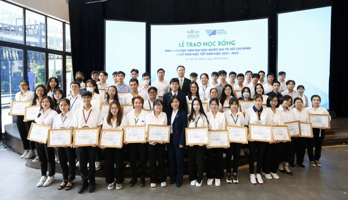 Hàng trăm phần học bổng ý nghĩa được NovaGroup trao tặng cho các em sinh viên Đại học Quốc gia Thành phố Hồ Chí Minh trong 4 năm liền