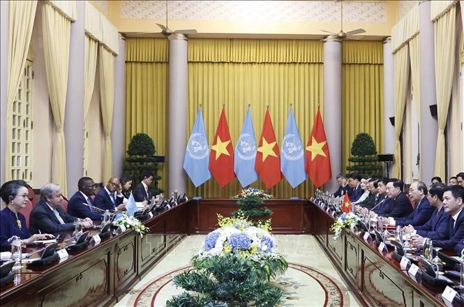 Chủ tịch nước Nguyễn Xuân Phúc hội đàm với Tổng Thư ký Liên hợp quốc António Guterres - Ảnh: TTXVN