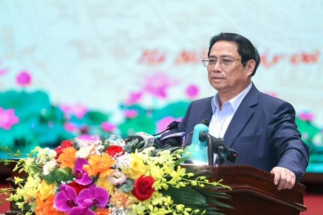Thủ tướng ghi nhận, biểu dương nỗ lực và kết quả đạt được của Đảng bộ, chính quyền, quân và dân Thành phố Hà Nội - Ảnh: VGP/Nhật Bắc