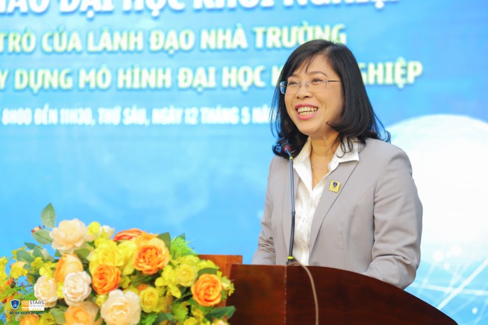 Tiến sĩ Trần Ái Cầm phát biểu tại hội thảo