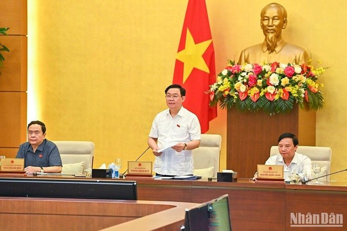 Chủ tịch Quốc hội Vương Đình Huệ phát biểu bế mạc Phiên họp thứ 23 của Ủy ban Thường vụ Quốc hội. (Ảnh: DUY LINH)
