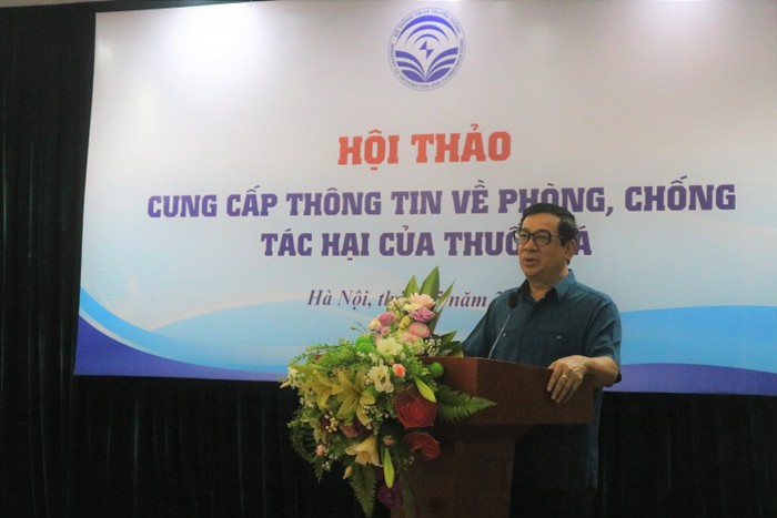 Phó Giáo sư, Tiến sĩ Lương Ngọc Khuê - Cục trưởng Cục quản lý Khám, chữa bệnh (Bộ Y tế) phát biểu tại Hội thảo.