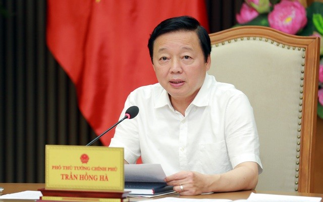 Phó Thủ tướng Trần Hồng Hà: Trước mắt cần có ngay cơ chế, chính sách mang tính đột phá, thúc đẩy phát triển điện mặt trời mái nhà. Ảnh: VGP/Minh Khôi