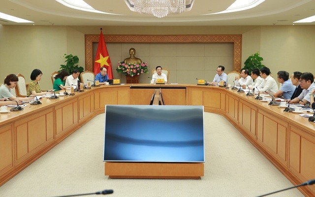 Phó Thủ tướng Trần Hồng Hà đề nghị xây dựng tiêu chí đánh giá đại học quốc gia về cơ sở vật chất, đội ngũ giảng viên, chương trình đào tạo, phương pháp giảng dạy, chất lượng sinh viên tốt nghiệp… Ảnh: VGP/Minh Khôi