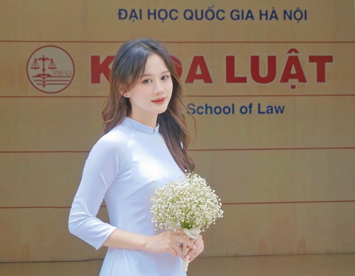 Bên cạnh việc học tập, Nguyễn Thị Hồng còn tham gia vào nhiều hoạt động ngoại khóa. Ảnh: KMC