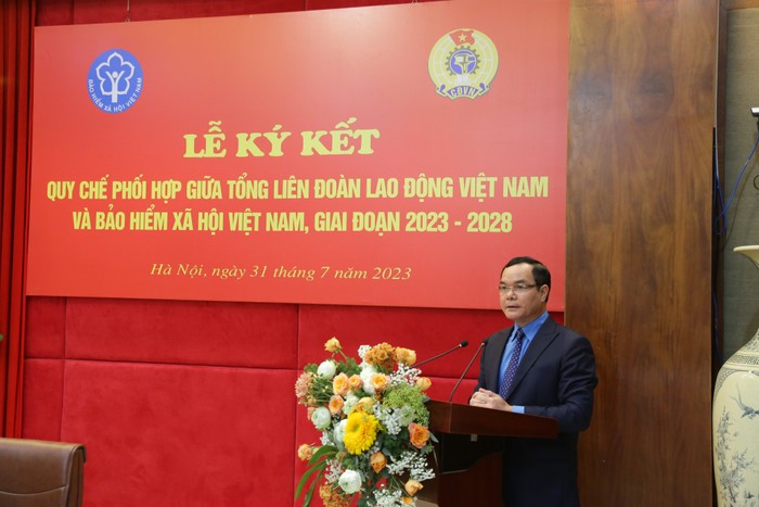 Chủ tịch Tổng Liên đoàn Lao động Việt Nam Nguyễn Đình Khang phát biểu tại buổi lễ.