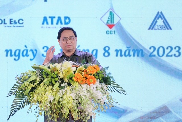 Thủ tướng Phạm Minh Chính yêu cầu các đơn vị chức năng phấn đấu vượt tiến độ 3 hạng mục quan trọng nhất của các dự án sân bay Long Thành, Tân Sơn Nhất. Ảnh: VGP/Nhật Bắc