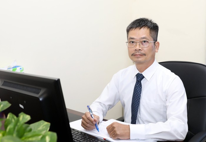 Ông Đinh Duy Hùng, Phó Trưởng Ban Quản lý Thu – Sổ, thẻ (Bảo hiểm xã hội Việt Nam) .