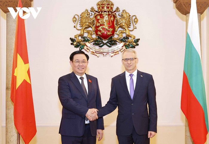 Thủ tướng Bulgaria Nikolai Denkov bày tỏ vinh dự được đón Chủ tịch Vương Đình Huệ và Đoàn đại biểu cấp cao Quốc hội Việt Nam thăm chính thức Bulgaria.