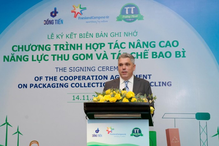 Ông Richard Kiger, Tổng Giám đốc FrieslandCampina Việt Nam khẳng định sự tiên phong thực hiện chiến lược phát triển bền vững của tập đoàn.