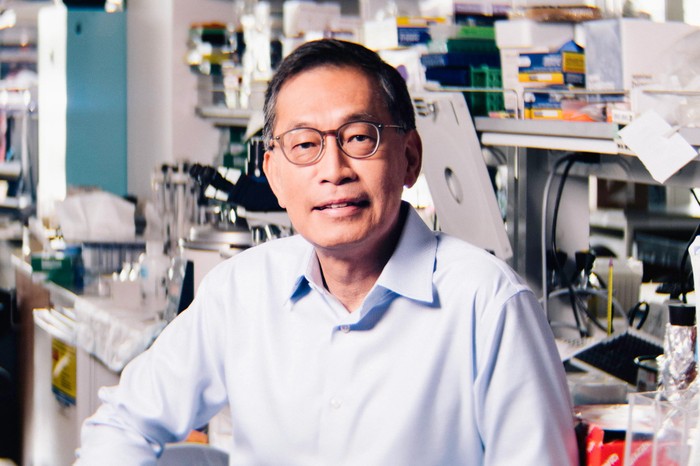 Giáo sư Đặng Văn Chí - Giám đốc Khoa học của Viện Nghiên cứu Ung thư Ludwig, người góp phần làm sáng tỏ hoạt động của gen gây ung thư Myc và mối tương quan với quá trình chuyển hóa năng lượng của tế bào.