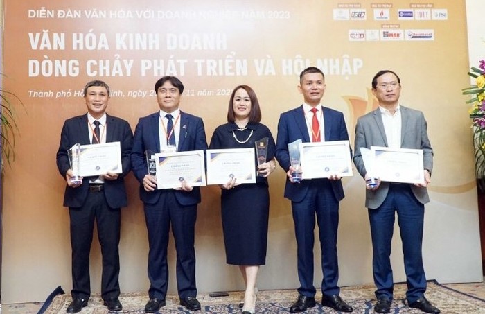 5 doanh nghiệp Dầu khí nhận chứng nhận &quot;Doanh nghiệp đạt chuẩn Văn hóa kinh doanh Việt Nam&quot; năm 2023.