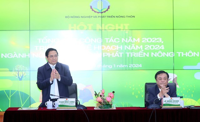 Thủ tướng Phạm Minh Chính dự hội nghị tổng kết năm 2023, triển khai nhiệm vụ năm 2024 của ngành nông nghiệp và phát triển nông thôn do Bộ Nông nghiệp và Phát triển nông thôn tổ chức. Ảnh: VGP/Nhật Bắc