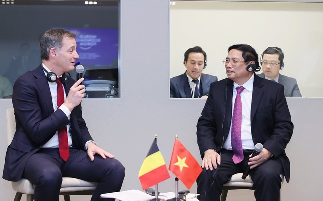 Thủ tướng Alexander De Croo khẳng định, EVFTA là động lực quan trọng thúc đẩy quan hệ kinh tế-thương mại giữa hai bên; chia sẻ sự quan tâm và sẽ thúc đẩy sớm thông qua EVIPA. Ảnh: VGP/Nhật Bắc