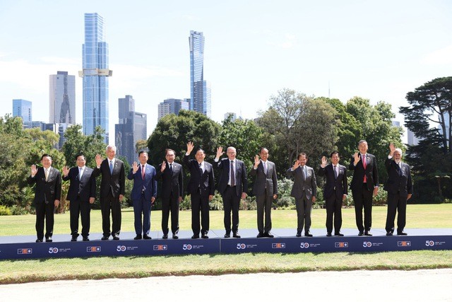 Lãnh đạo các nước ASEAN và Thủ tướng Australia Anthony Albanese trước Phiên họp hẹp. Ảnh: VGP/Nhật Bắc