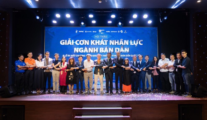 Lễ ra mắt chương trình Thiết kế vi mạch bán dẫn quốc tế với sự chứng kiến của nhiều đại diện Việt Nam và thế giới.