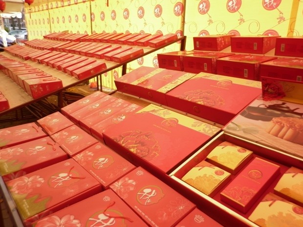 Hộp bánh Trăng vàng của Hữu Nghị có giá đắt nhất tại cửa hàng này: 770.000 đồng