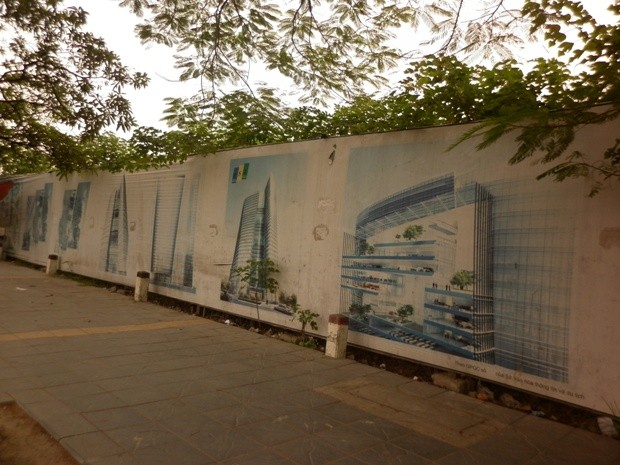 Cách đây vài năm, khu vực đường Trần Duy Hưng - Cầu Giấy - Hà Nội mọc lên hàng loạt những dự án cao ốc văn phòng.