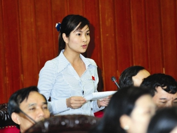 Cô được bầu làm Đại biểu Quốc hội Việt Nam khóa 13, thuộc đoàn đại biểu Hải Dương