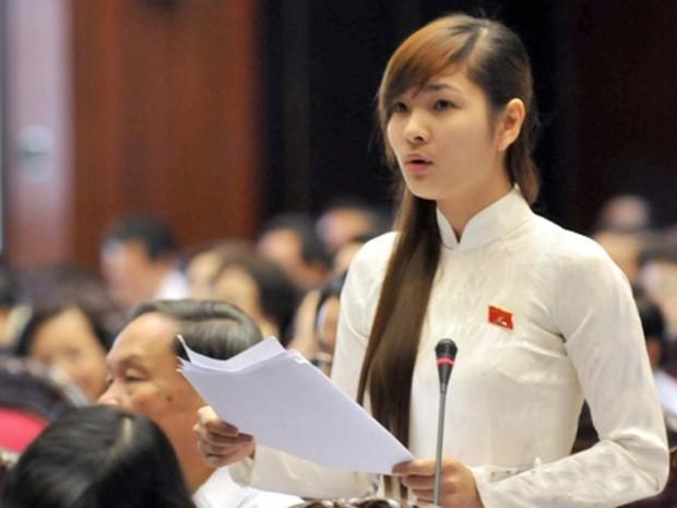 Hình ảnh nữ đại biểu tại Kỳ họp Quốc hội khóa XIII